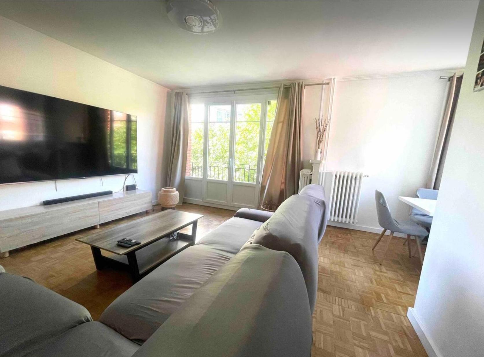 Modern 2 Bedroom Apartment Near Paris Metro, Giant Flat Screen Tv 85 Inches, Balcony, Free Parking Ivry-sur-Seine Luaran gambar